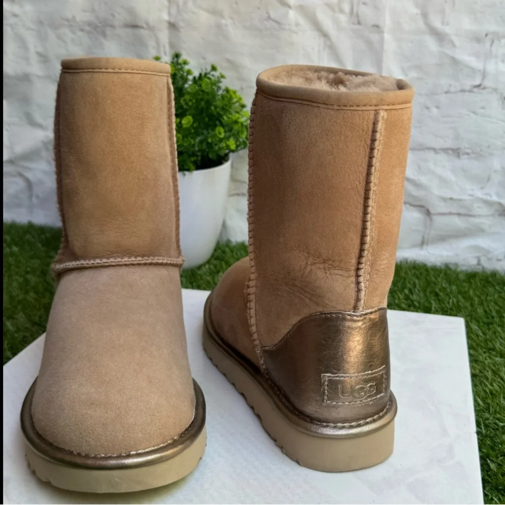 UGG color beachwood